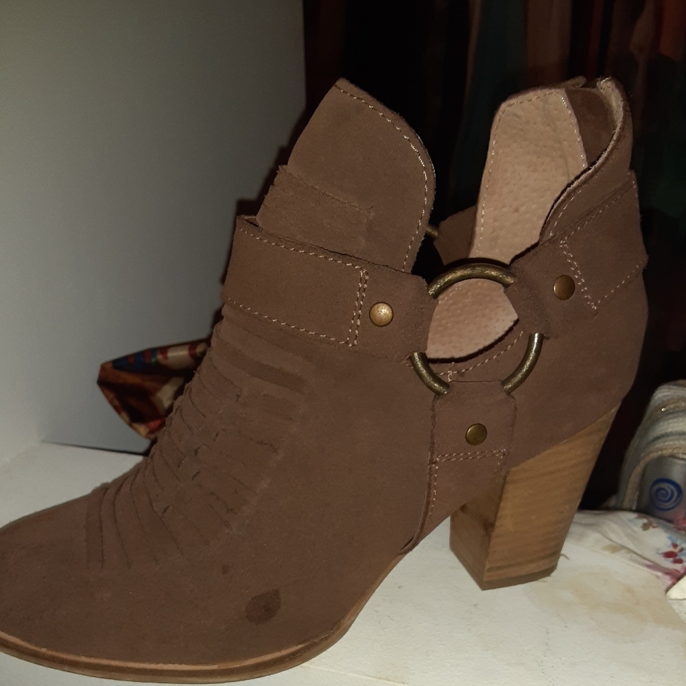 Ariat brown suede boot 1